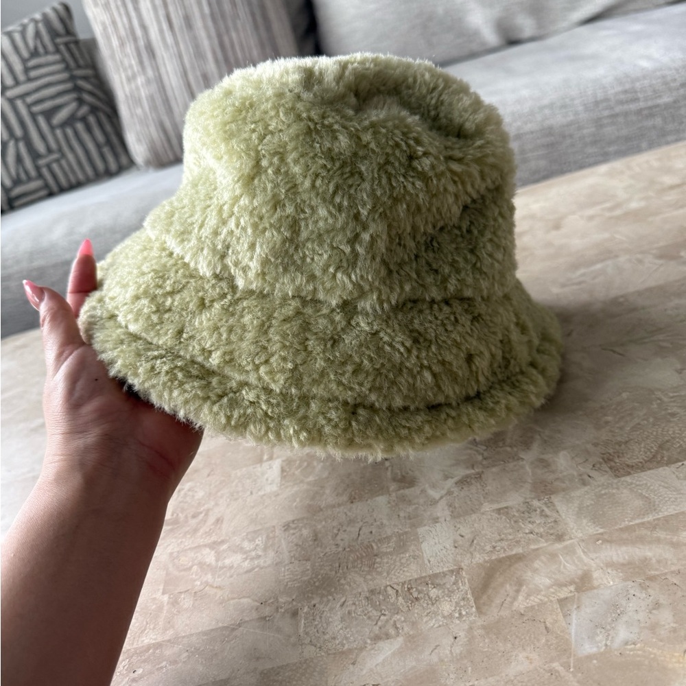 Urban outfitters green bucket hat Brown Strings